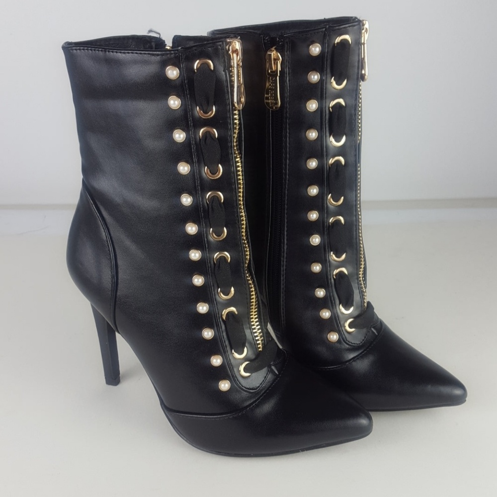 Cape robbin black heel boots size 6